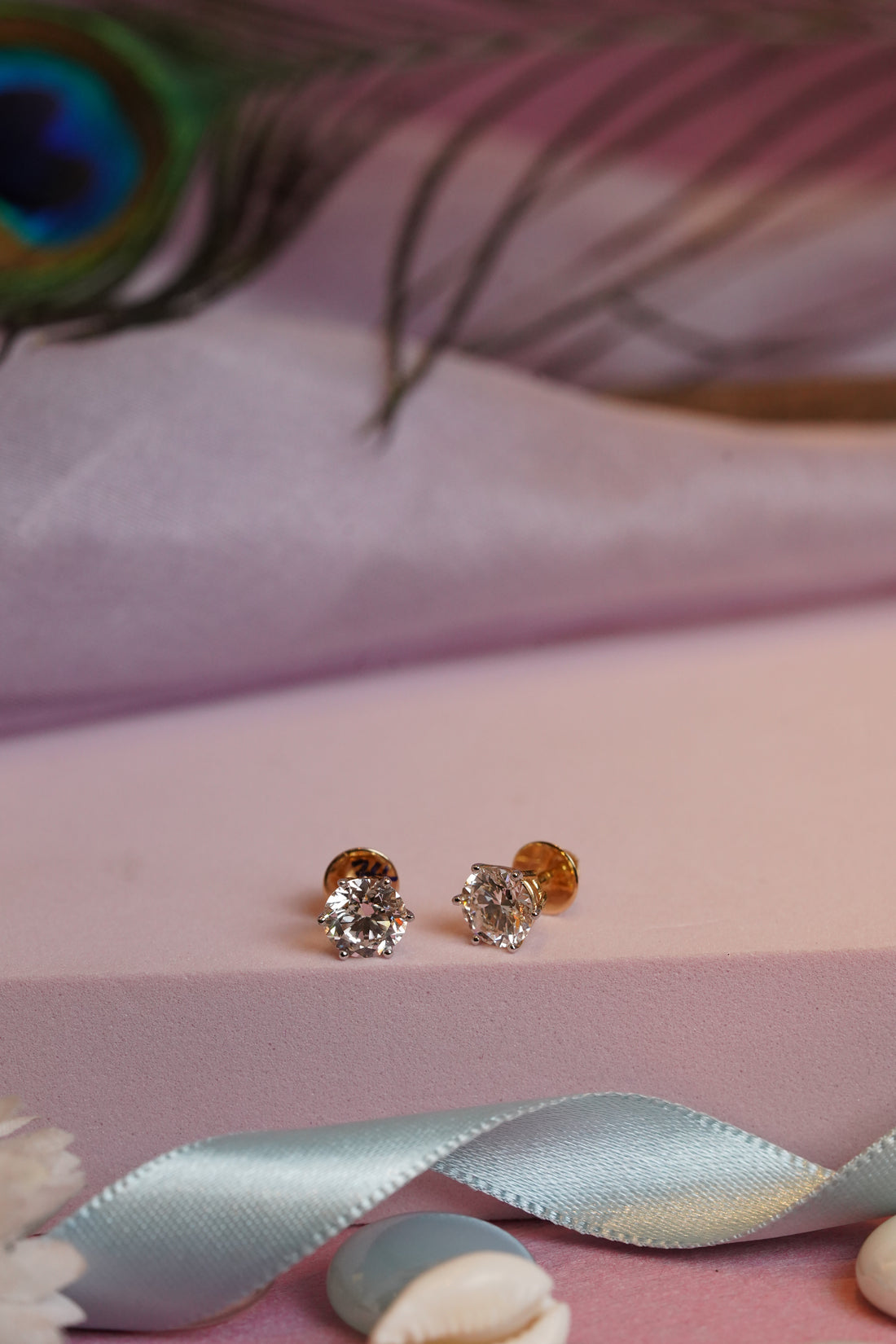 Simple Studs 2 Carat