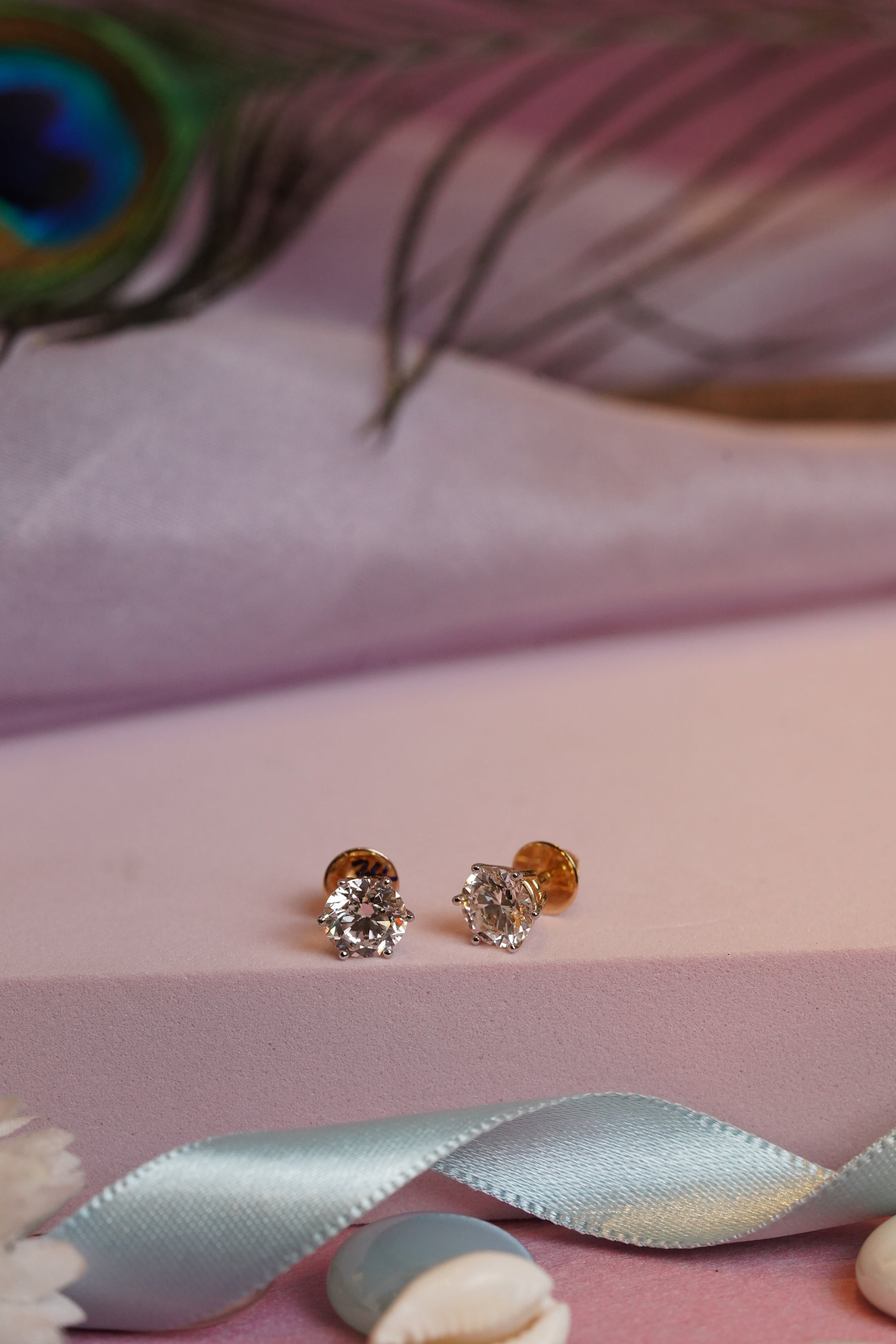 Simple Studs 2 Carat